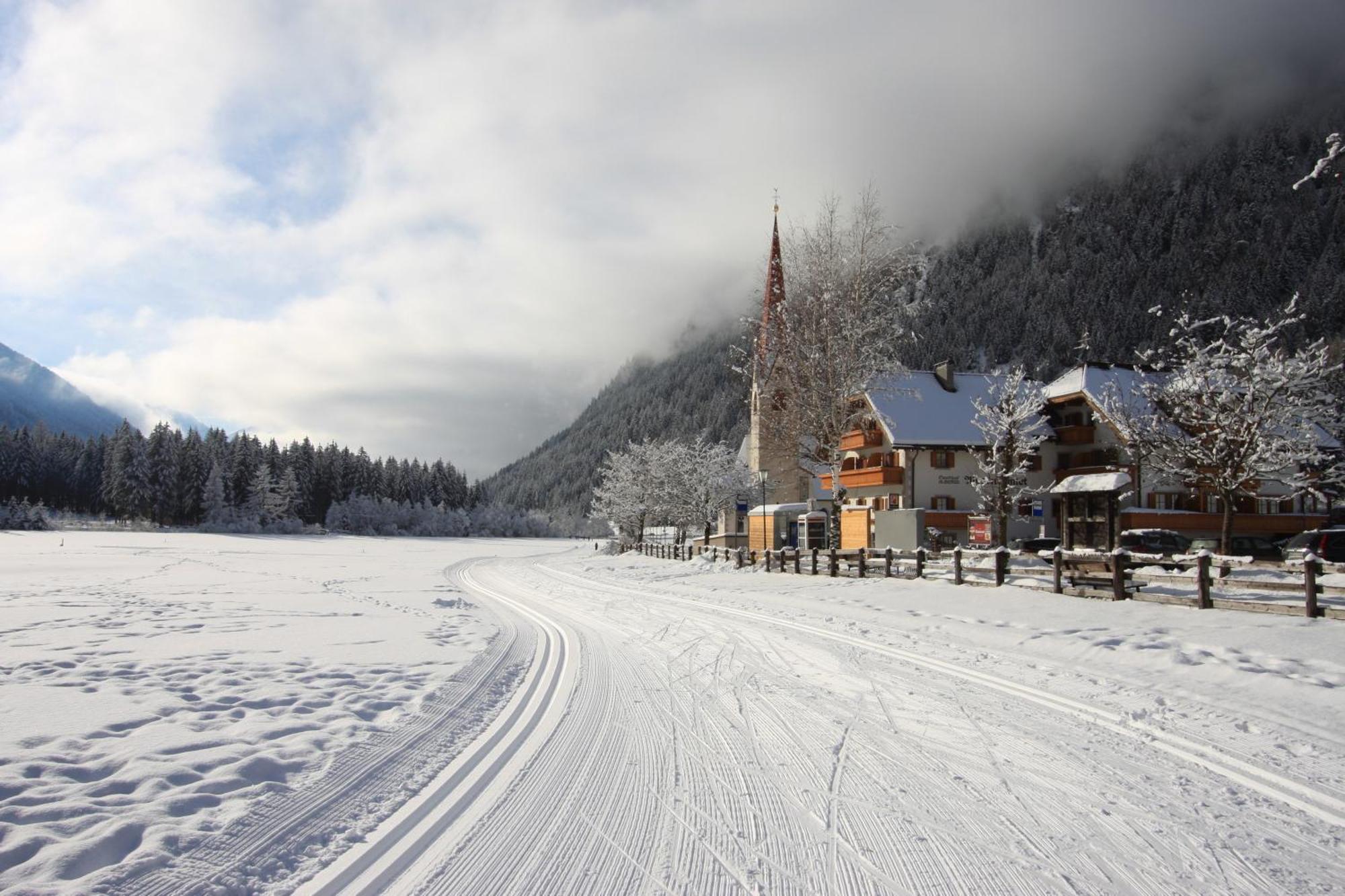 Hotel Messnerwirt Anterselva di Mezzo Exterior photo