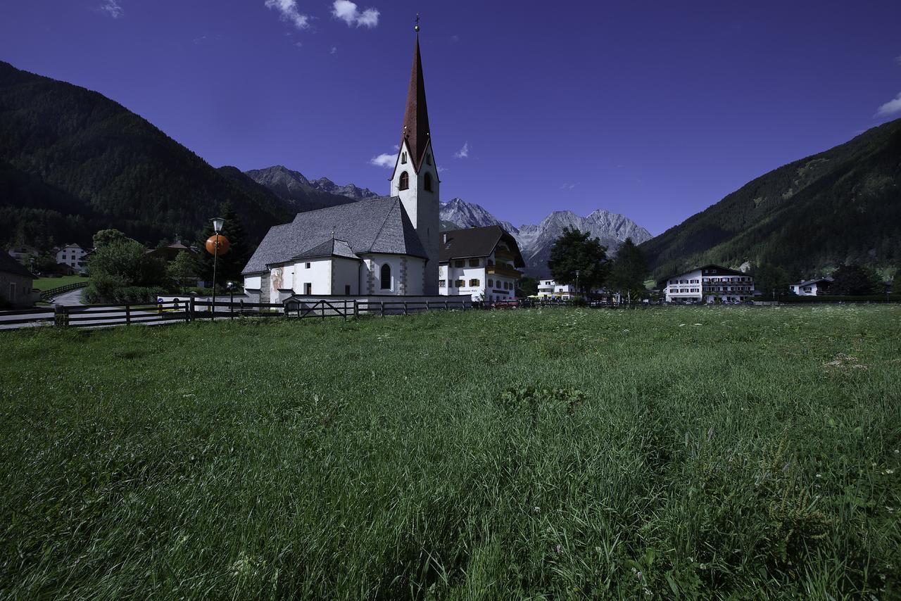 Hotel Messnerwirt Anterselva di Mezzo Exterior photo