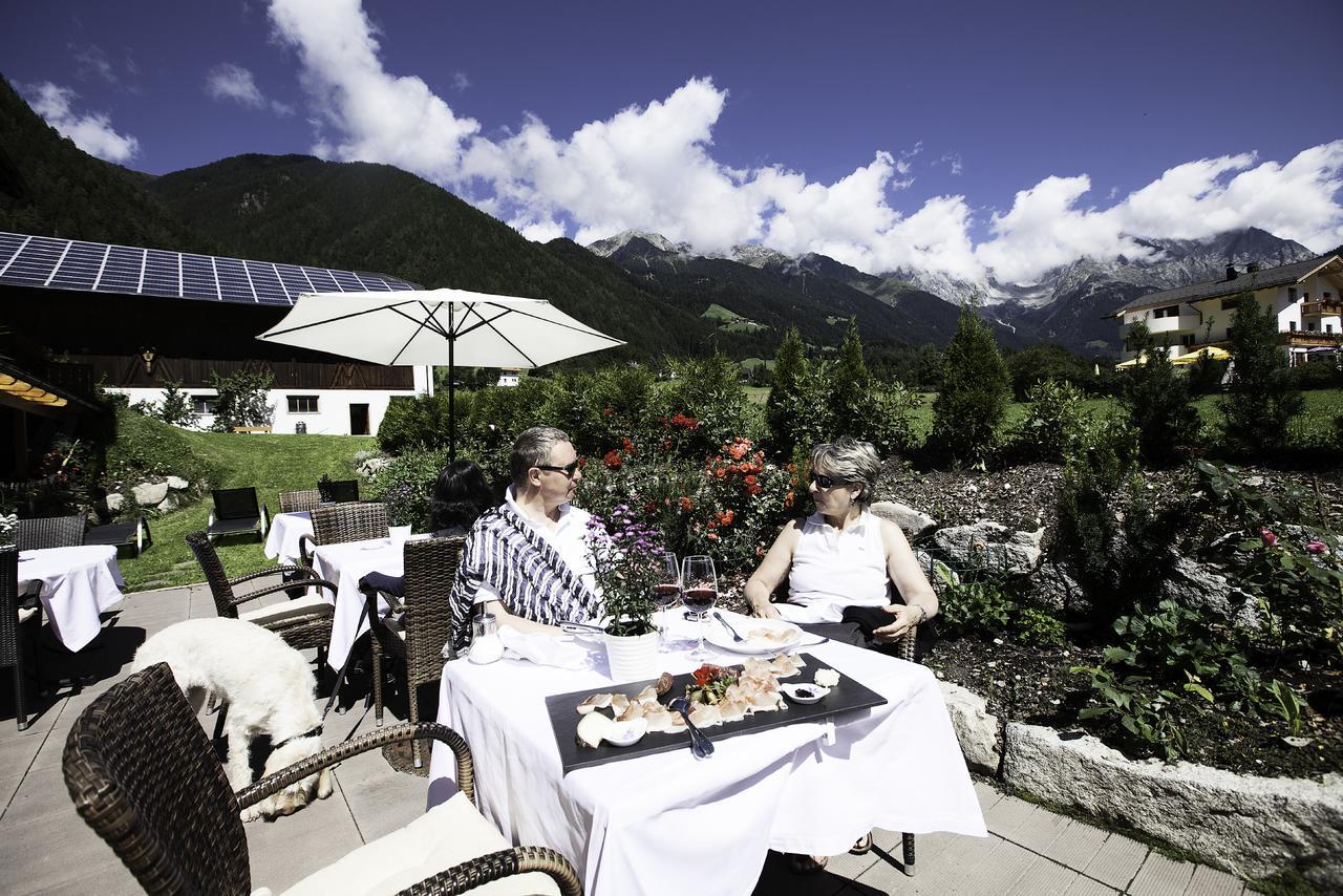 Hotel Messnerwirt Anterselva di Mezzo Exterior photo